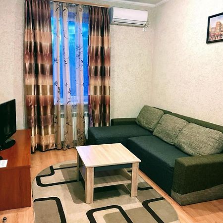 Апартаменты В Центре Кривого Рога Krywyj Rih Exterior foto