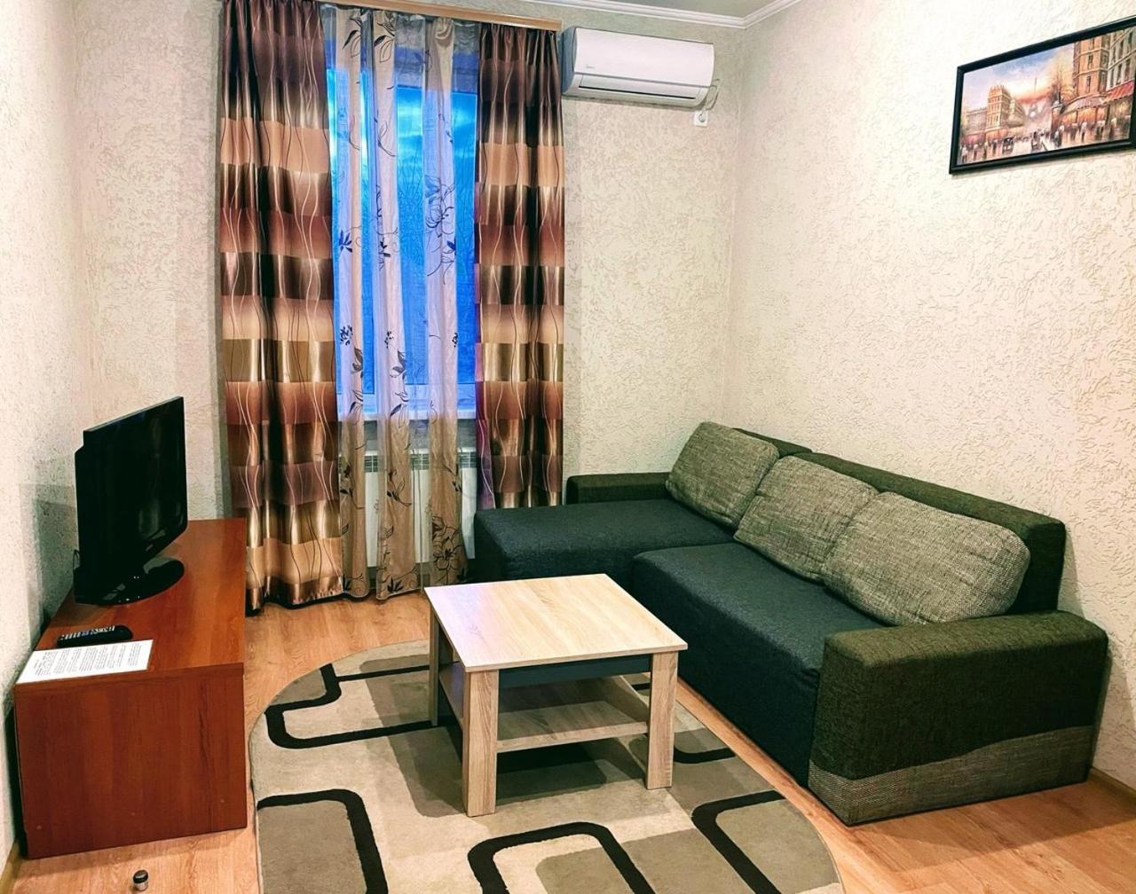 Апартаменты В Центре Кривого Рога Krywyj Rih Exterior foto