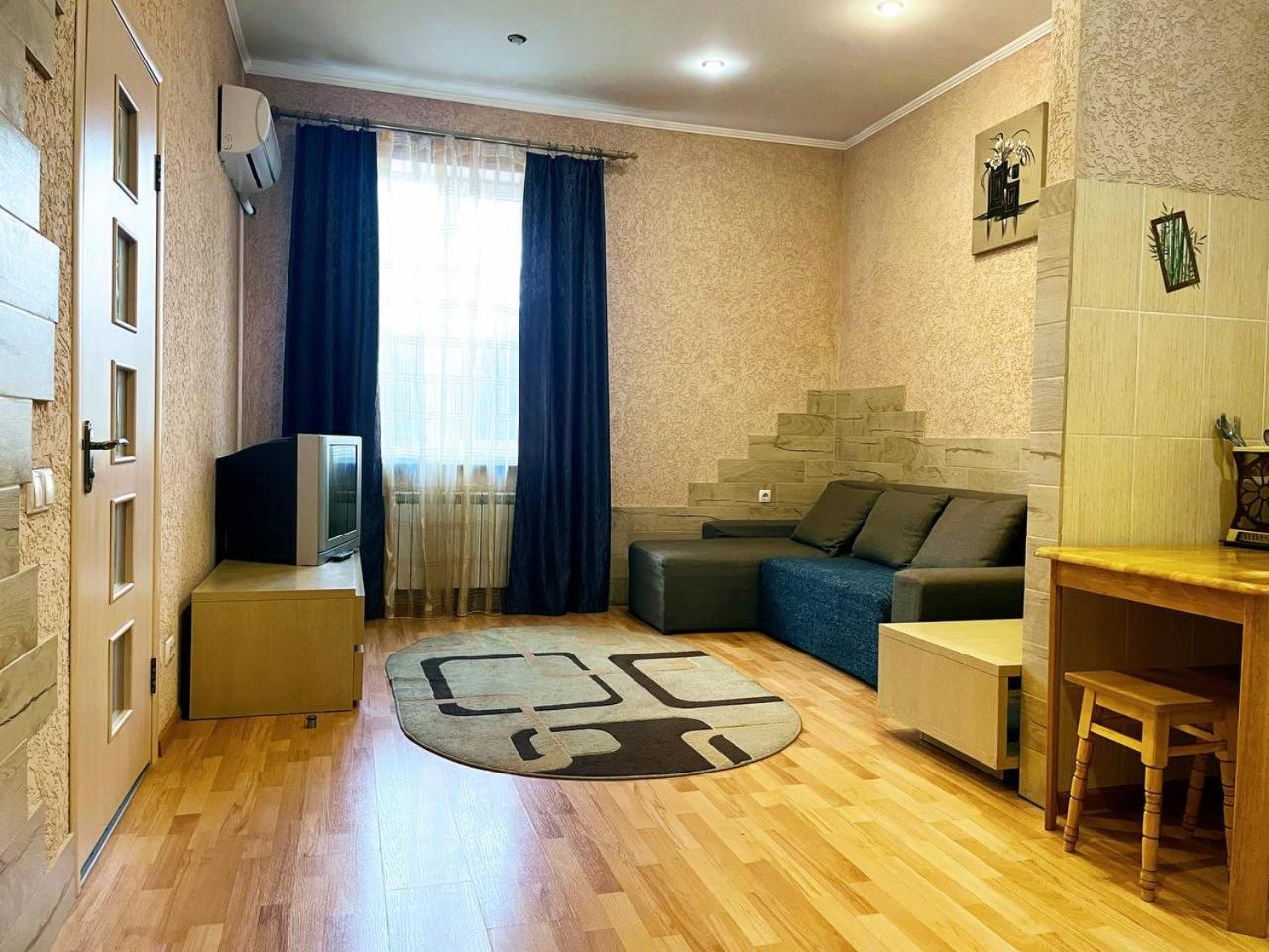 Апартаменты В Центре Кривого Рога Krywyj Rih Exterior foto